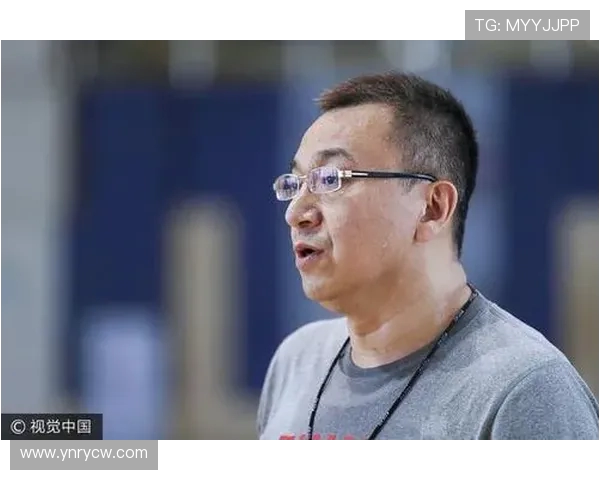 新疆CBA篮球队是否配备专业足球教练？现状揭秘